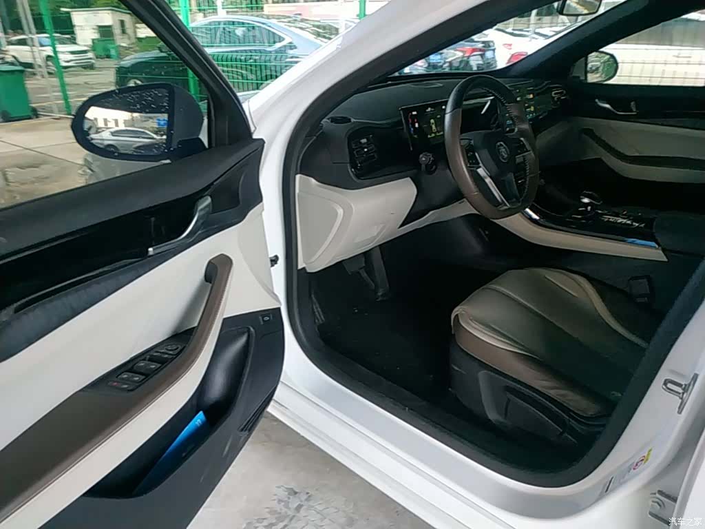 BYD Qin, 2023 16