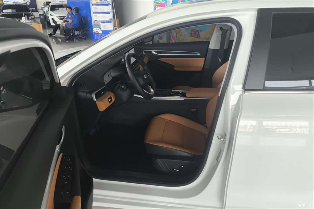 Geely Emgrand, 2024 9