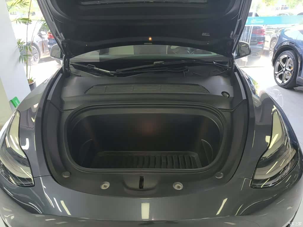 Tesla Model Y, 2022 20