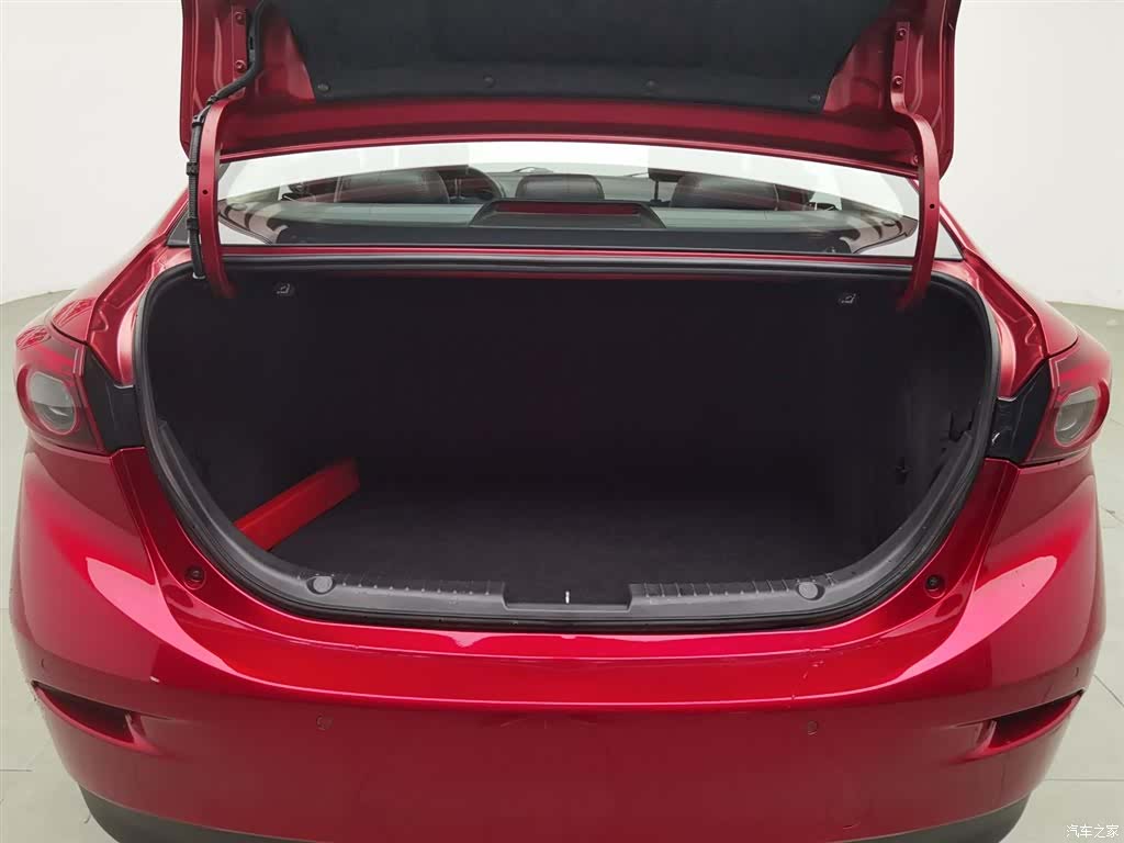 Mazda Mazda3, 2019 16