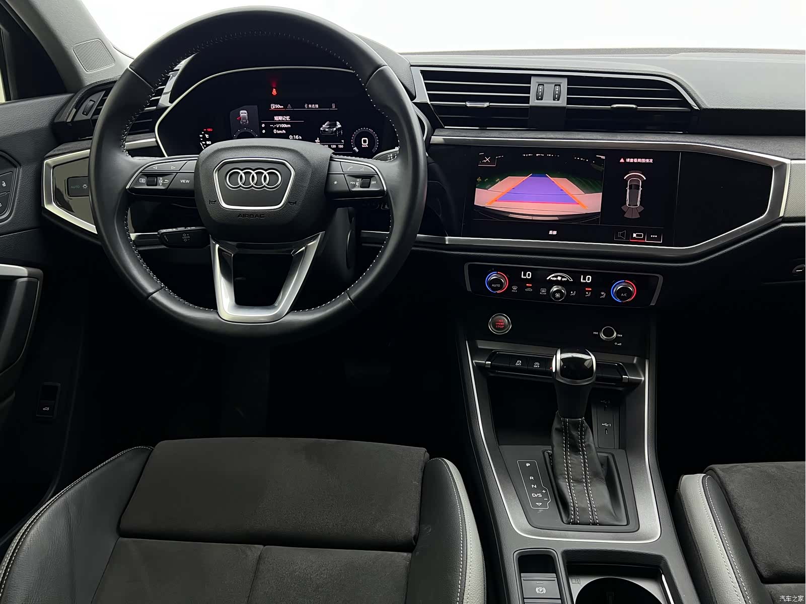 Audi Q3, 2022 10