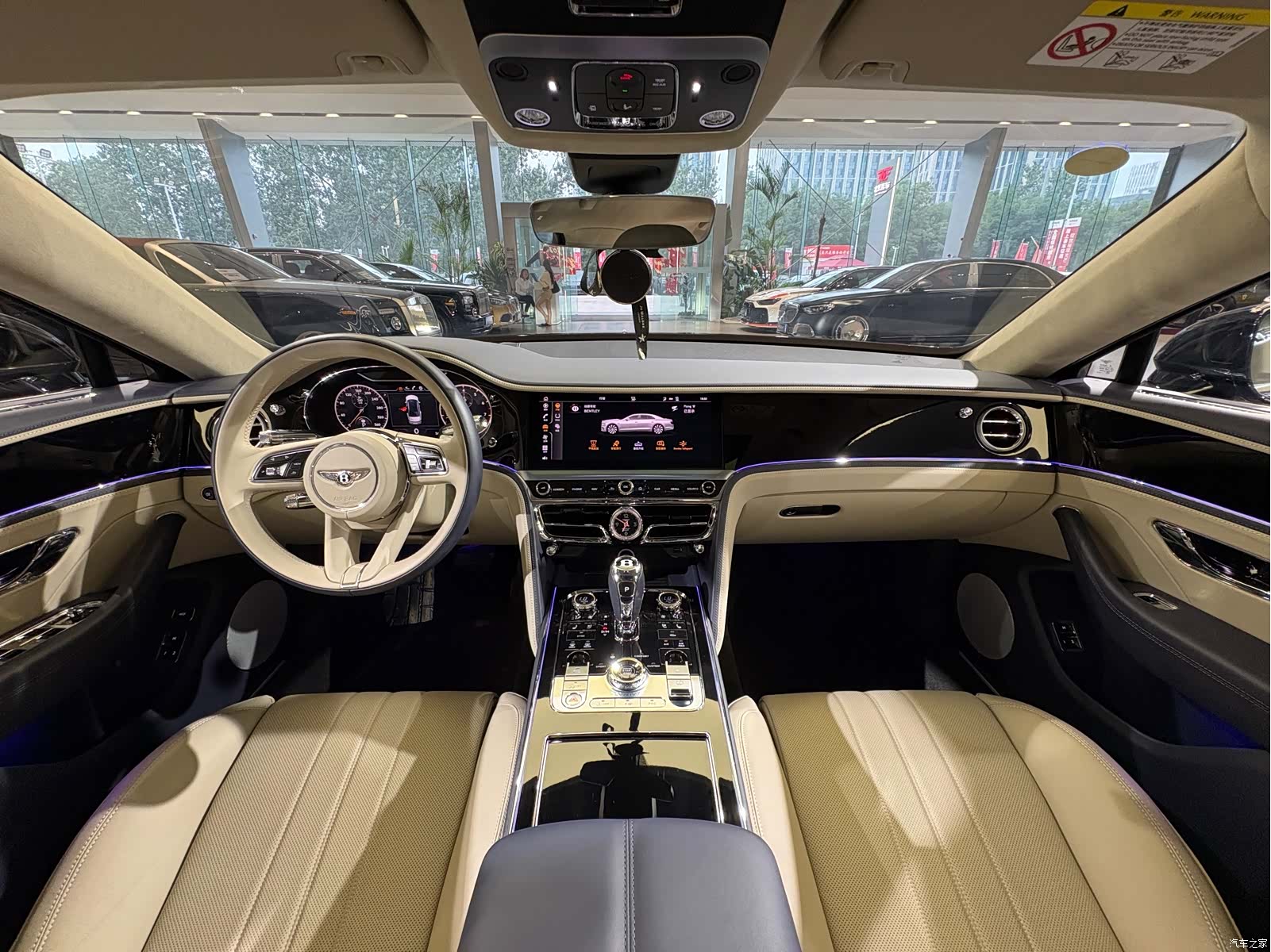 Bentley Flying Spur, 2024 12