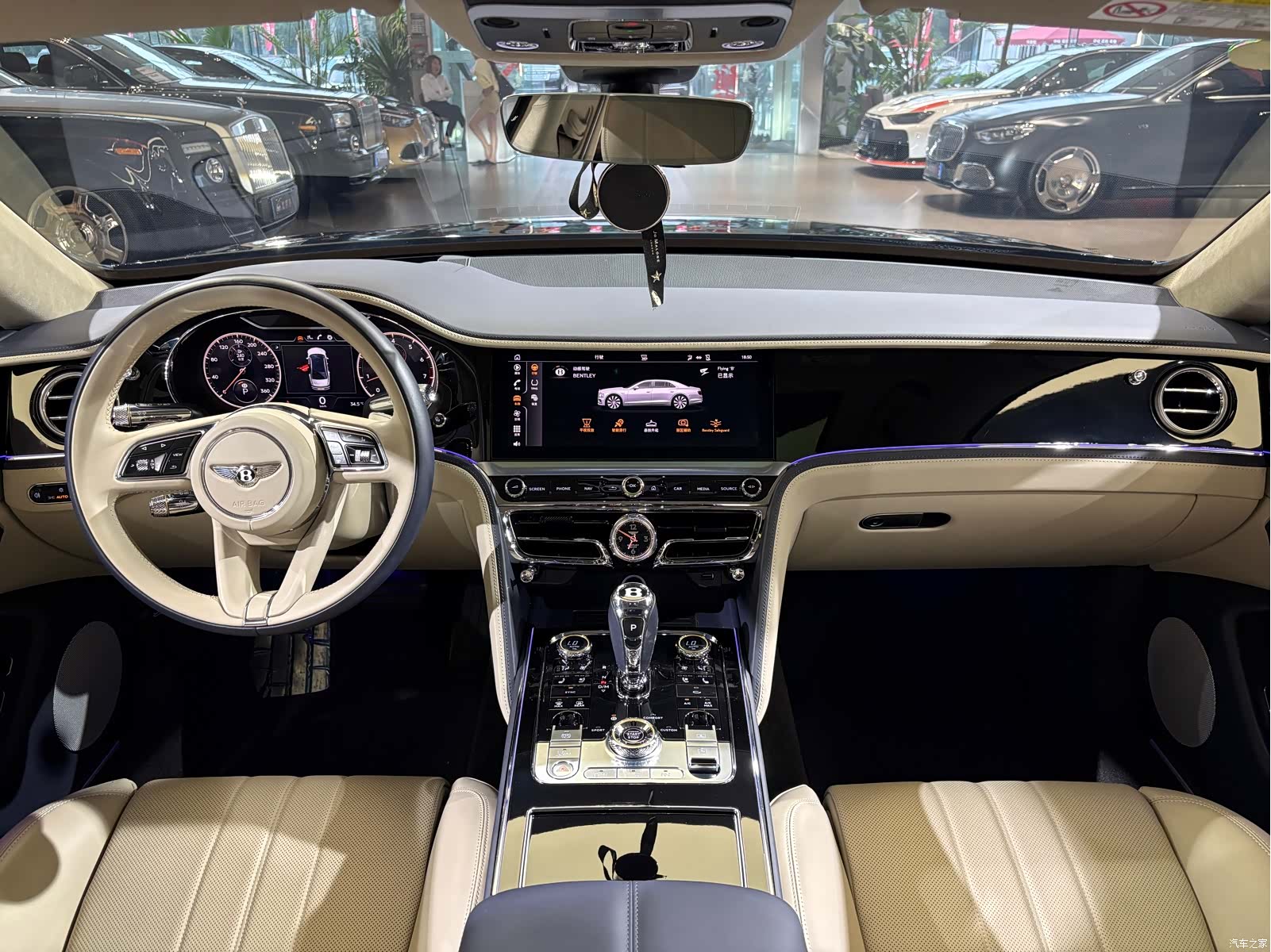 Bentley Flying Spur, 2024 13