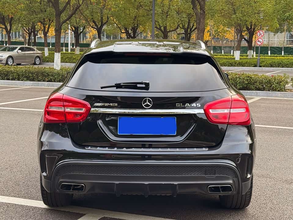 Mercedes-Benz GLA AMG