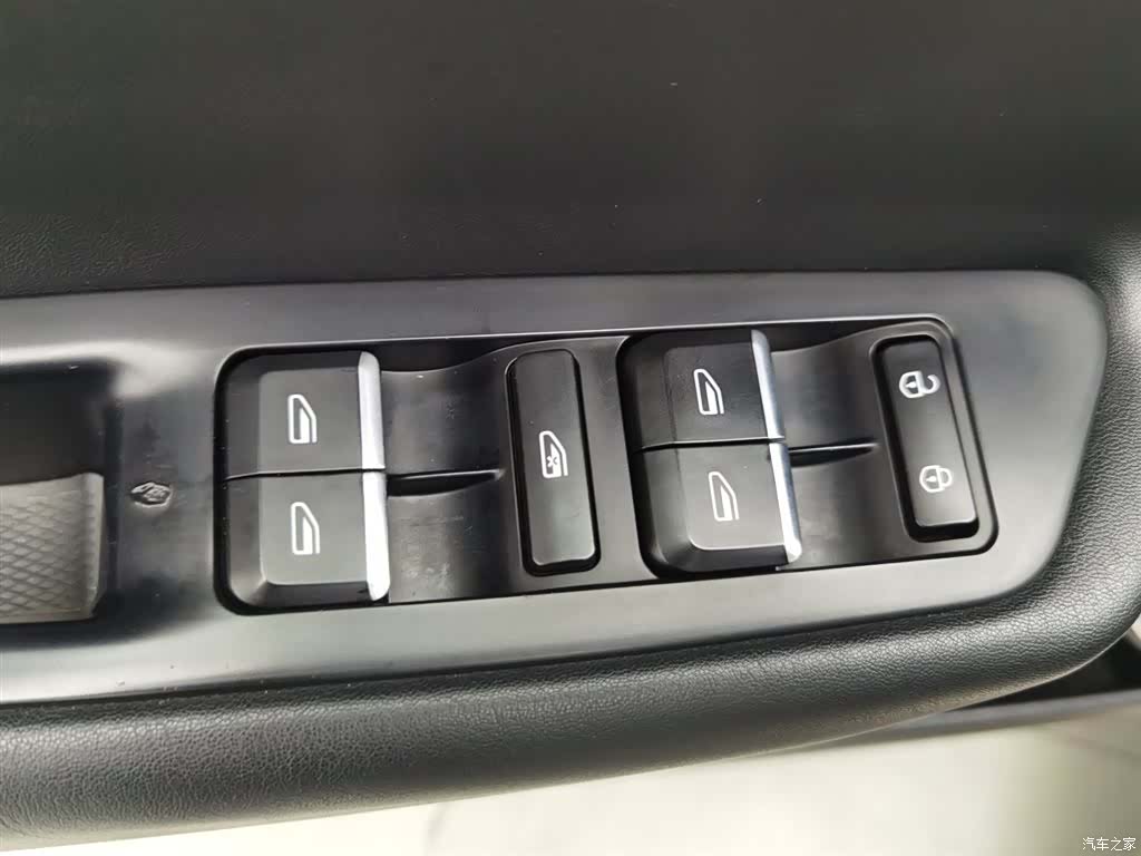 Geely Emgrand, 2018 9