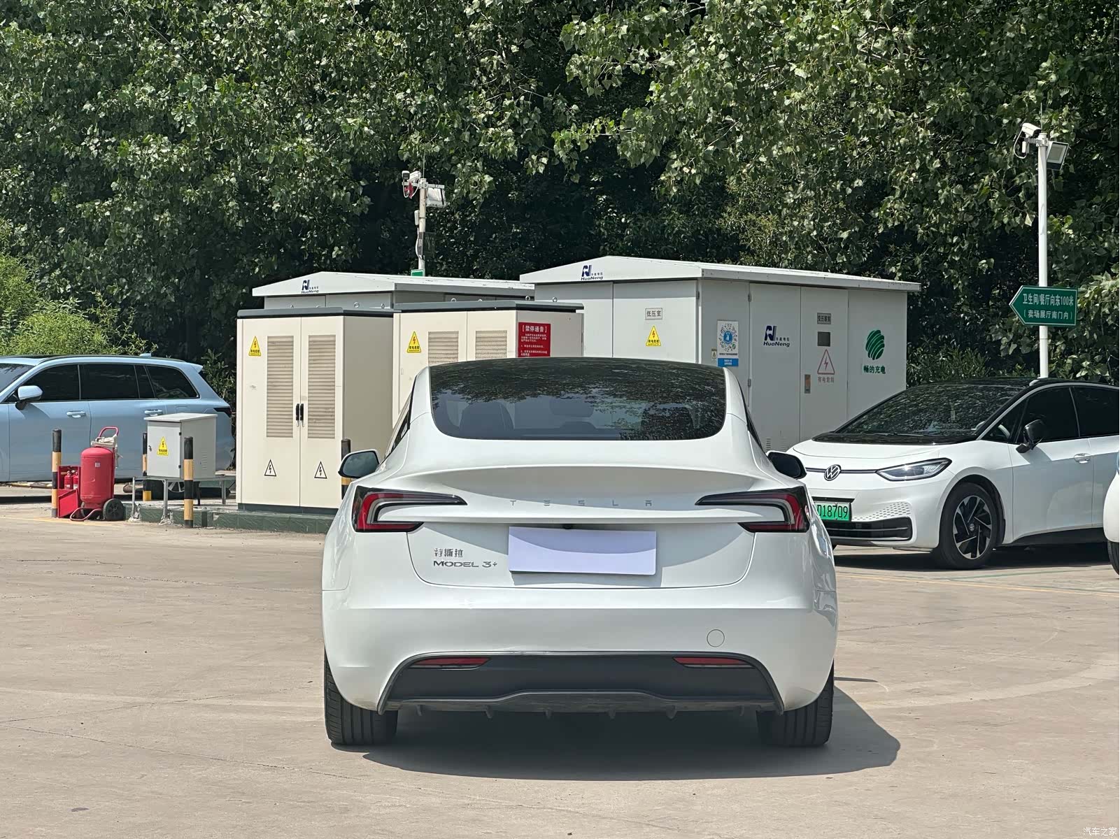 Tesla Model 3, 2025 8