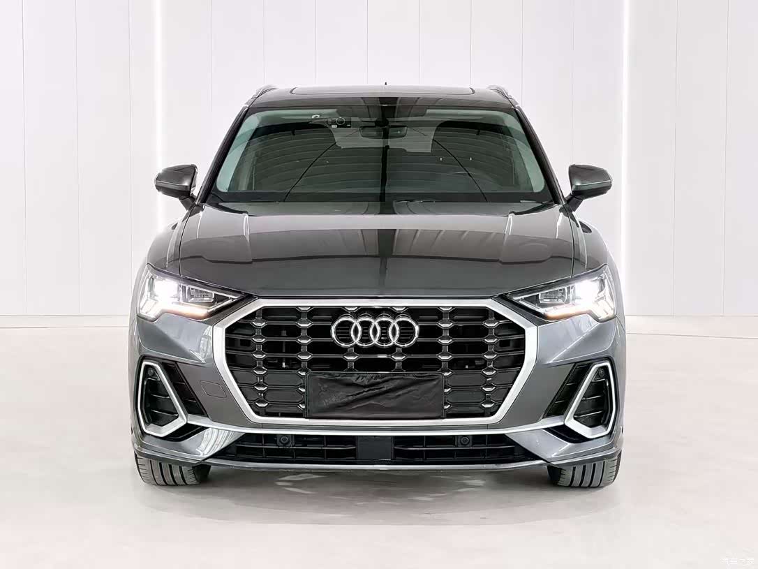 Audi Q3, 2022 2