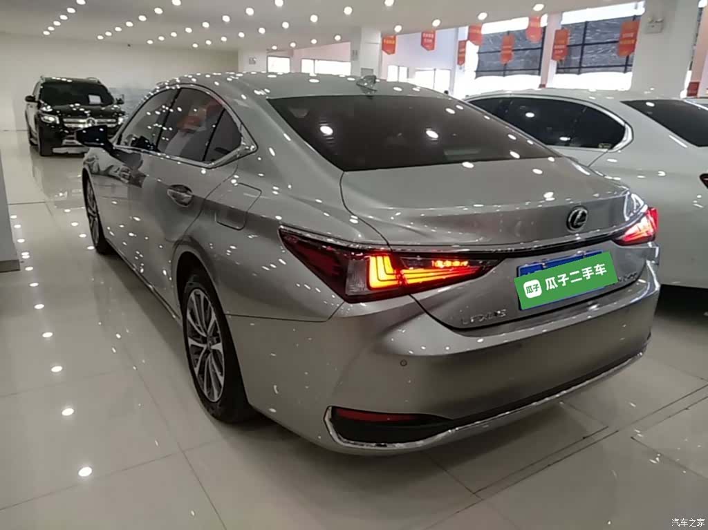 Lexus ES, 2024 все фото