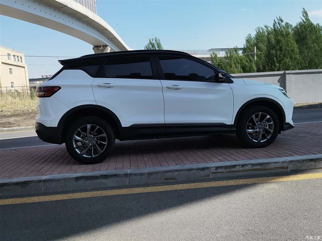 Geely Coolray, 2024 11