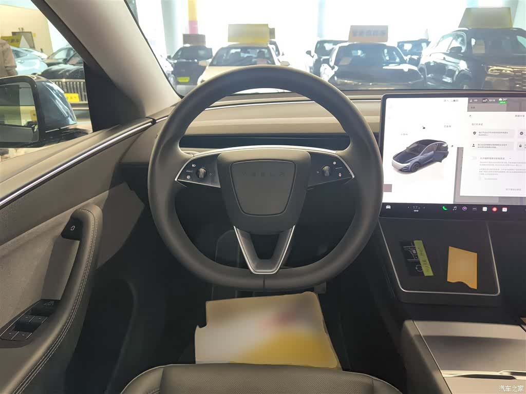 Tesla Model Y, 2025 7
