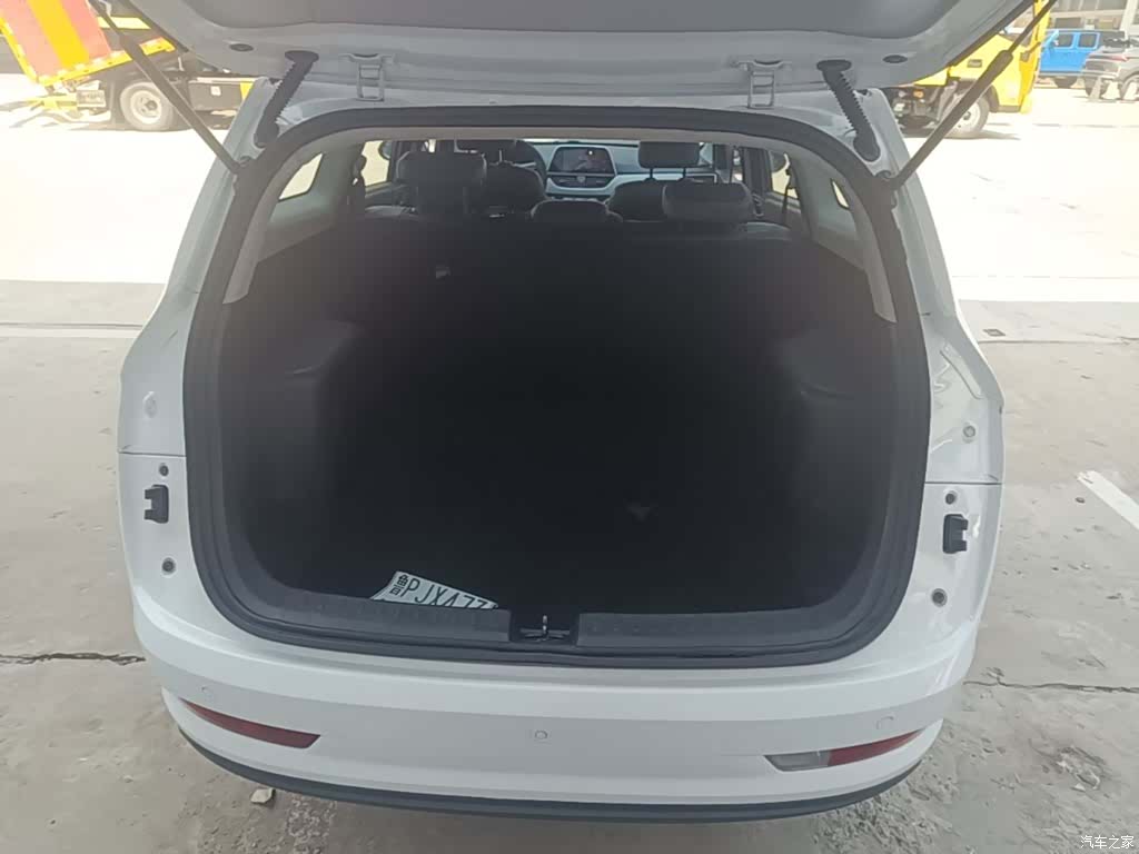 Wuling 310W, 2020 19