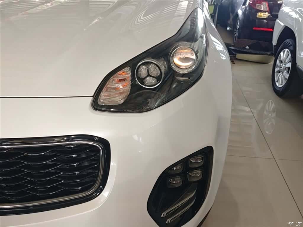 Kia KX5, 2016 24