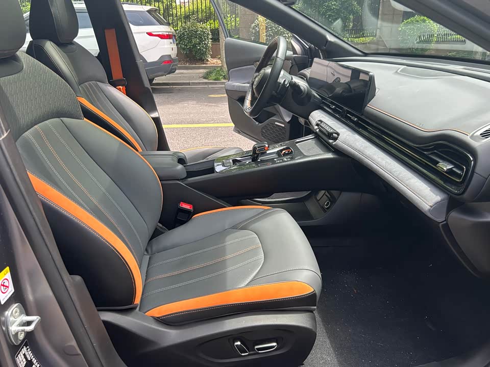 Trumpchi Shadow Leopard