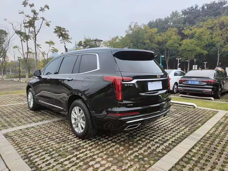 Cadillac XT6