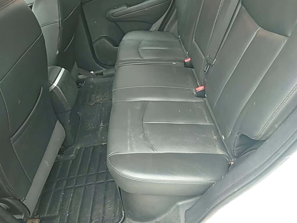 DongFeng AX7, 2015 17