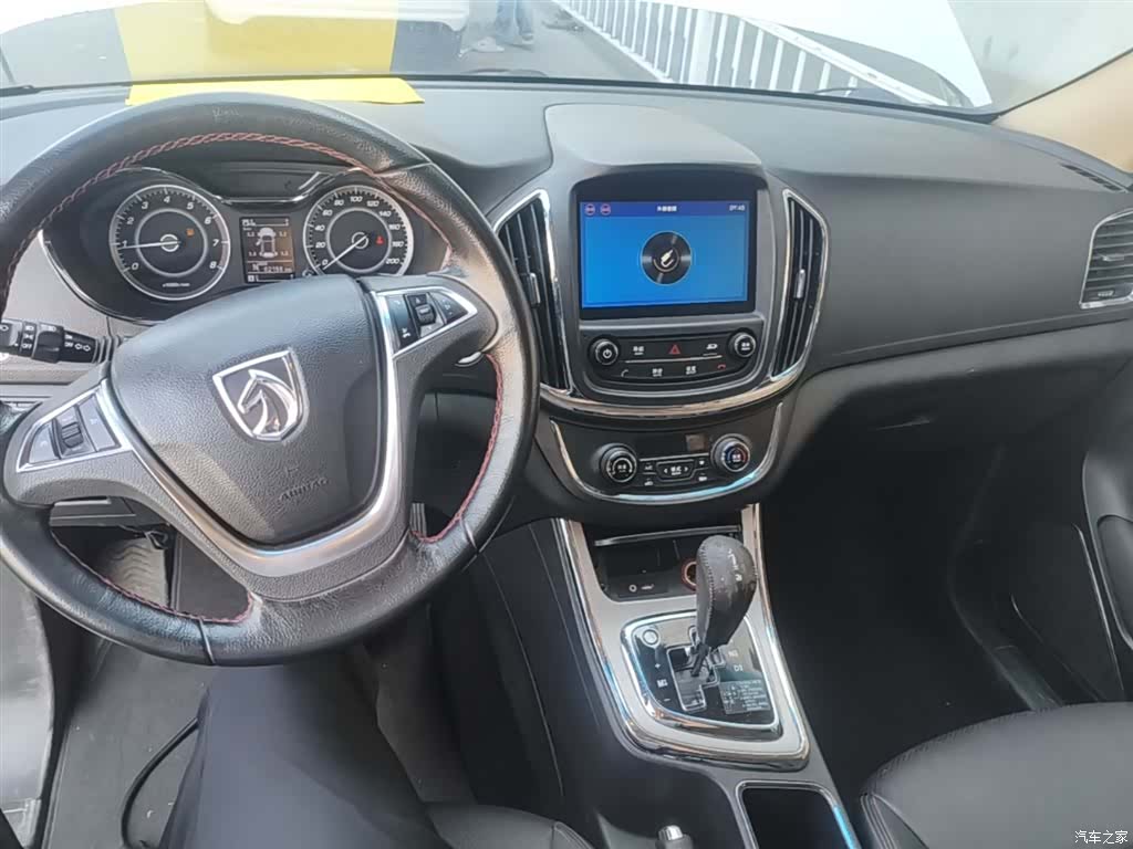 Wuling 560, 2017 10