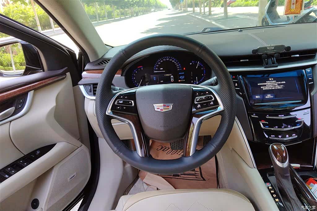 Cadillac XTS, 2016 15