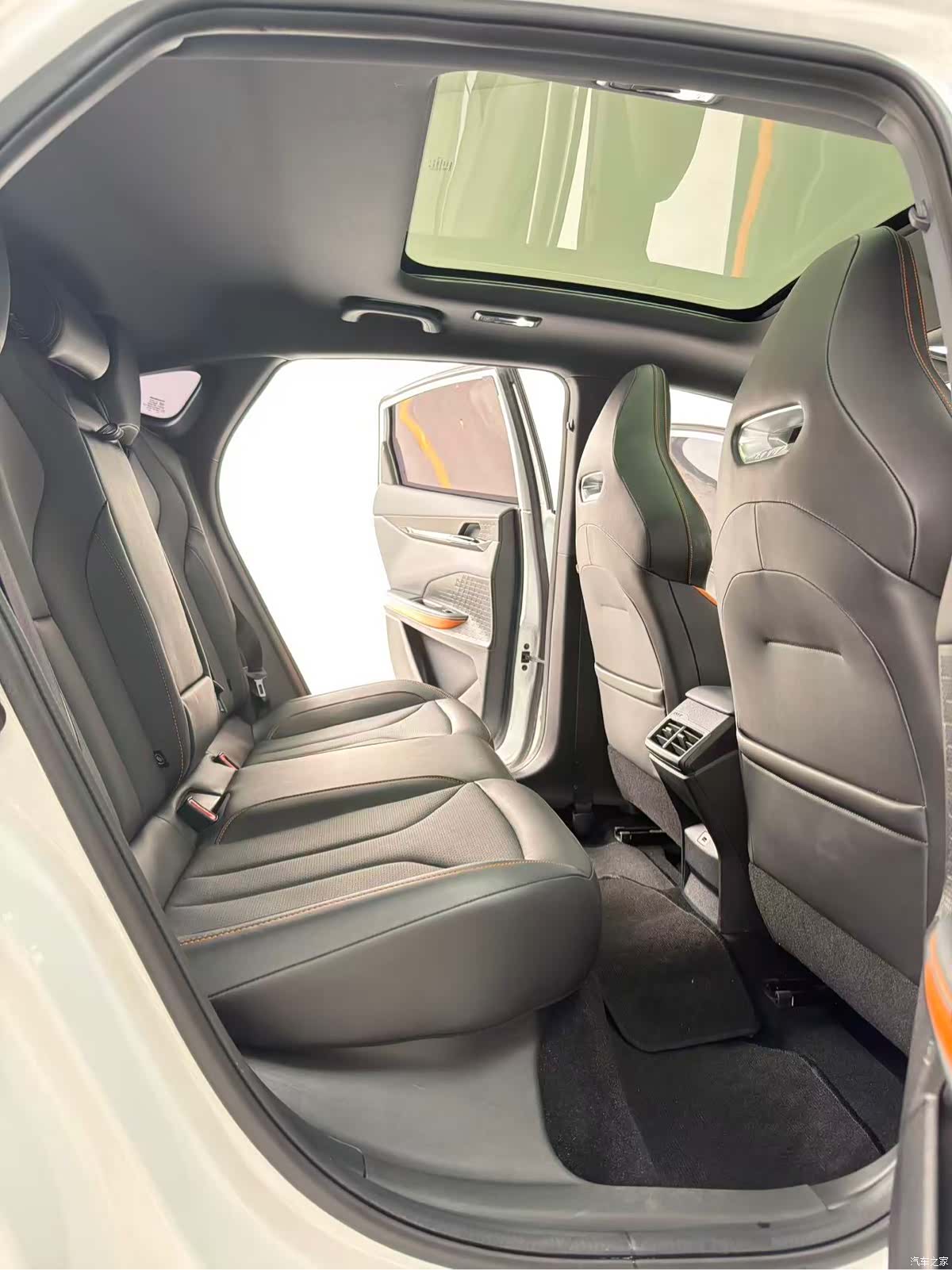 Changan UNI-V, 2025 10