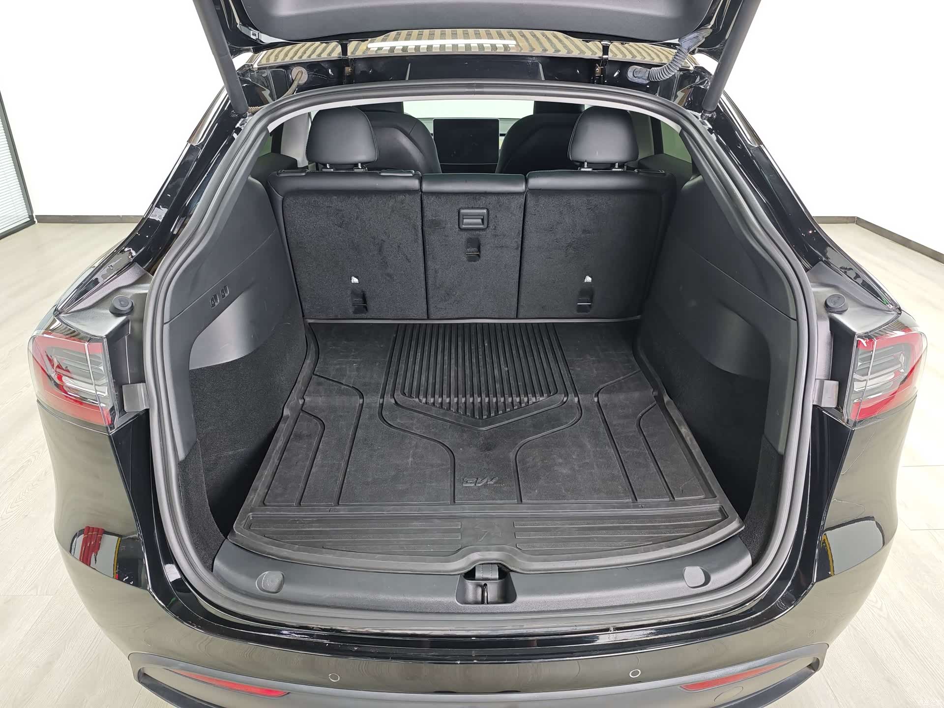 Tesla Model Y, 2023 8