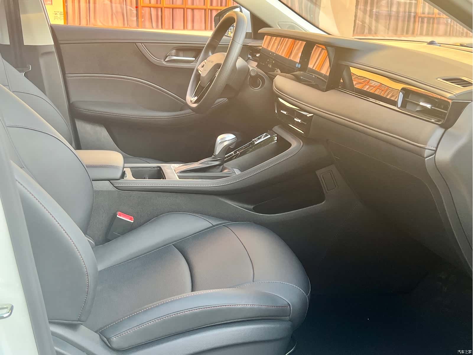 Roewe i5, 2025 8