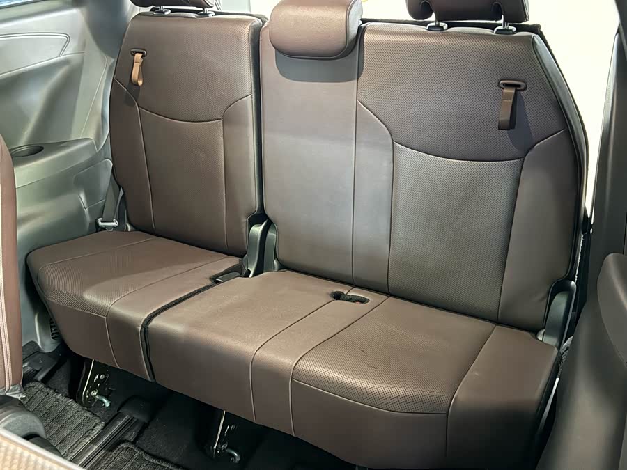Toyota Granvia 2023, фото 23