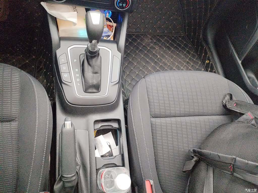 Ford Focus, 2019 10