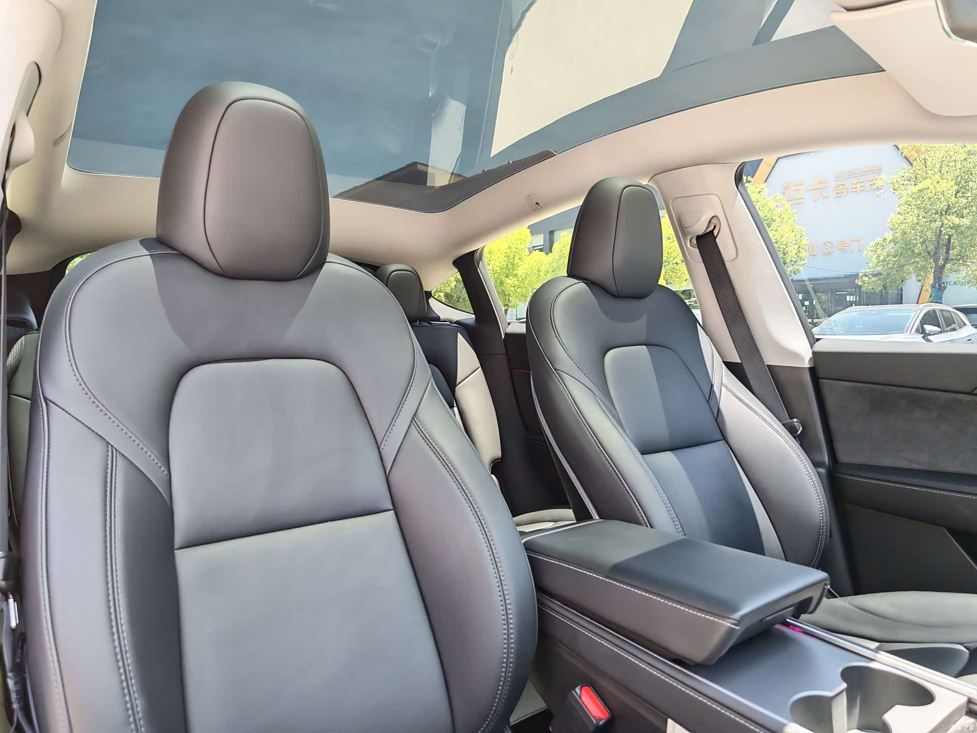 Tesla Model Y, 2023 13