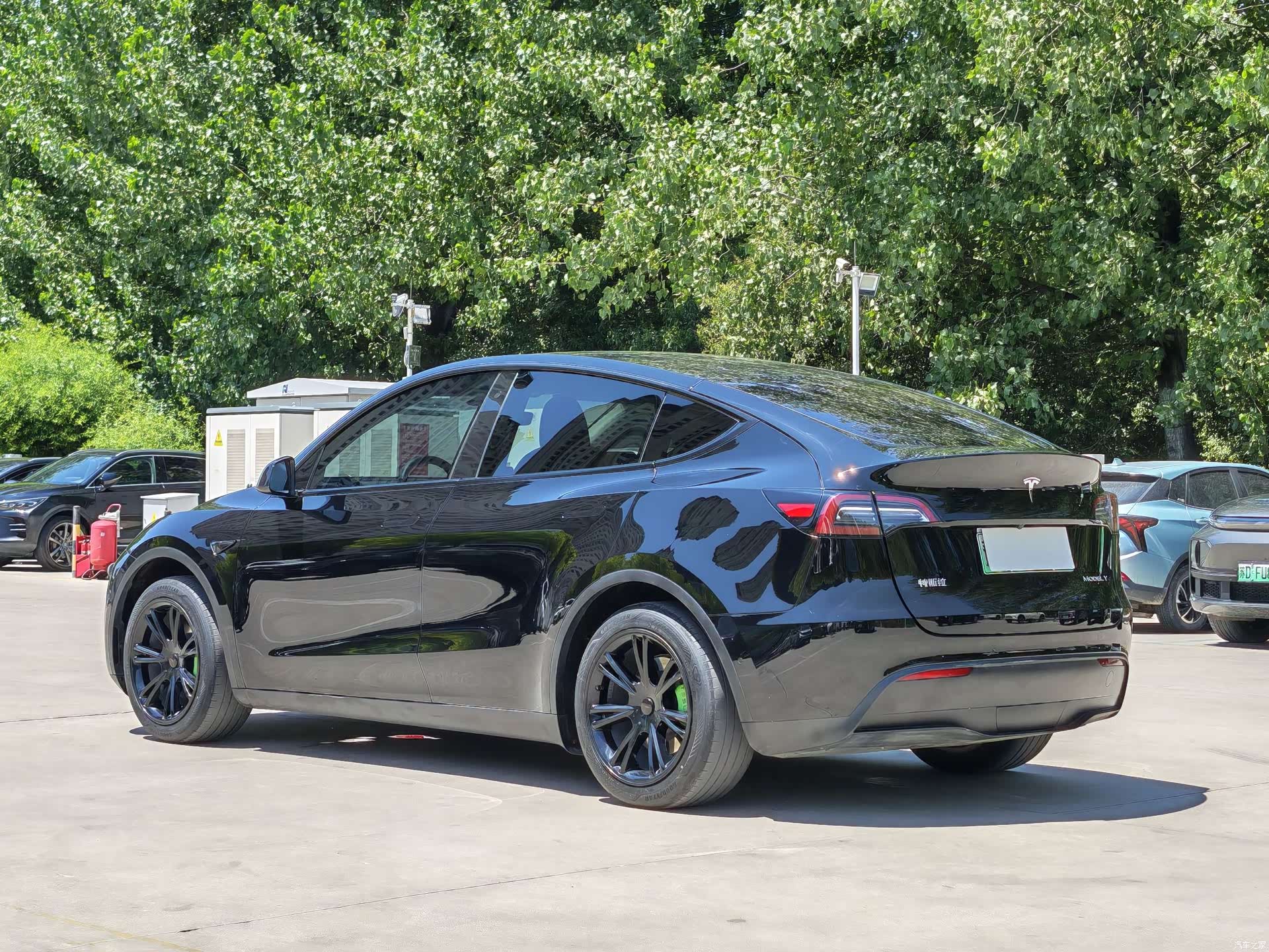 Tesla Model Y, 2023 9