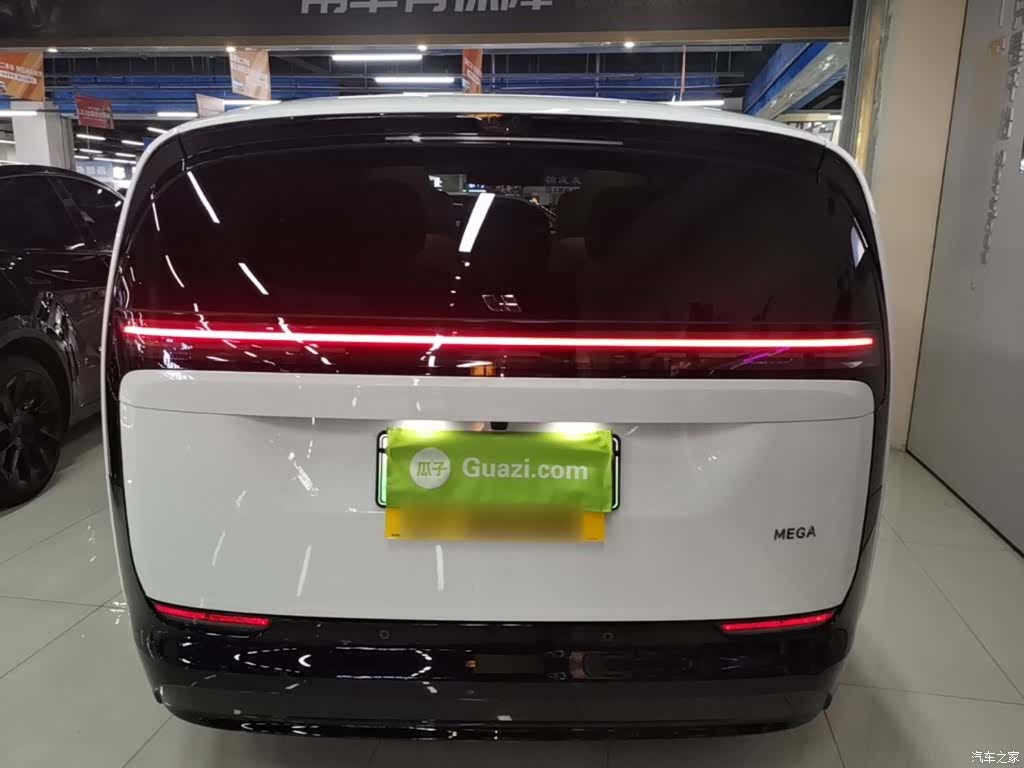Li Auto MEGA, 2025 6