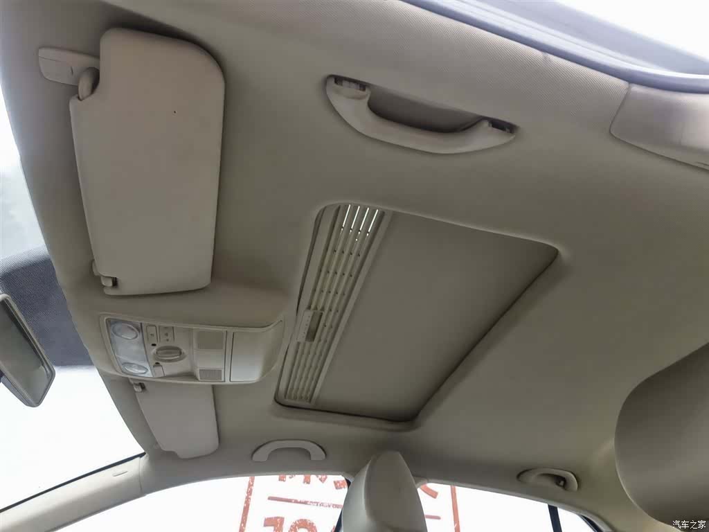 Volkswagen Sagitar, 2011 14