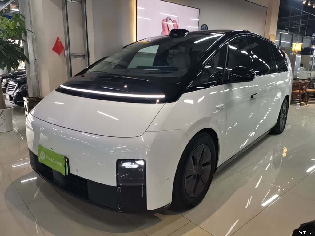 Li Auto MEGA, 2025 2