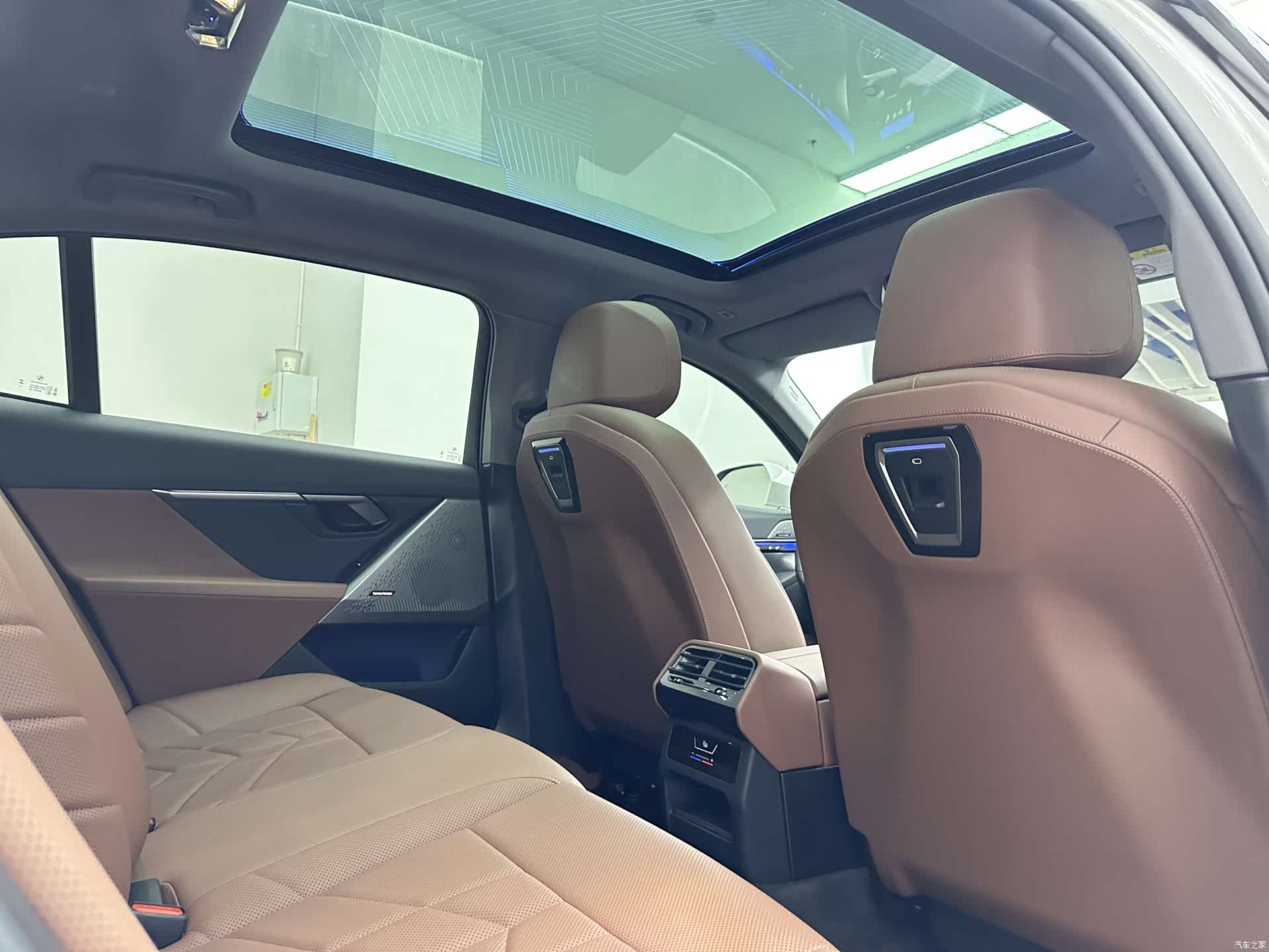 BMW 5 Series, 2025 14