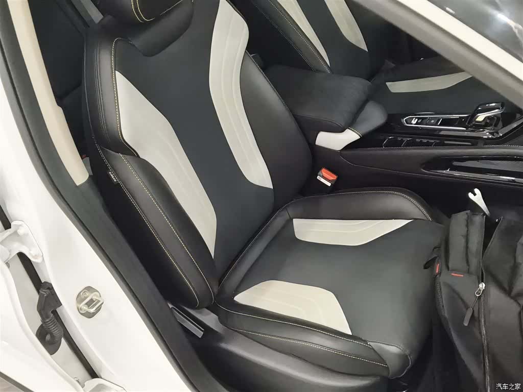 Geely Coolray, 2023 20