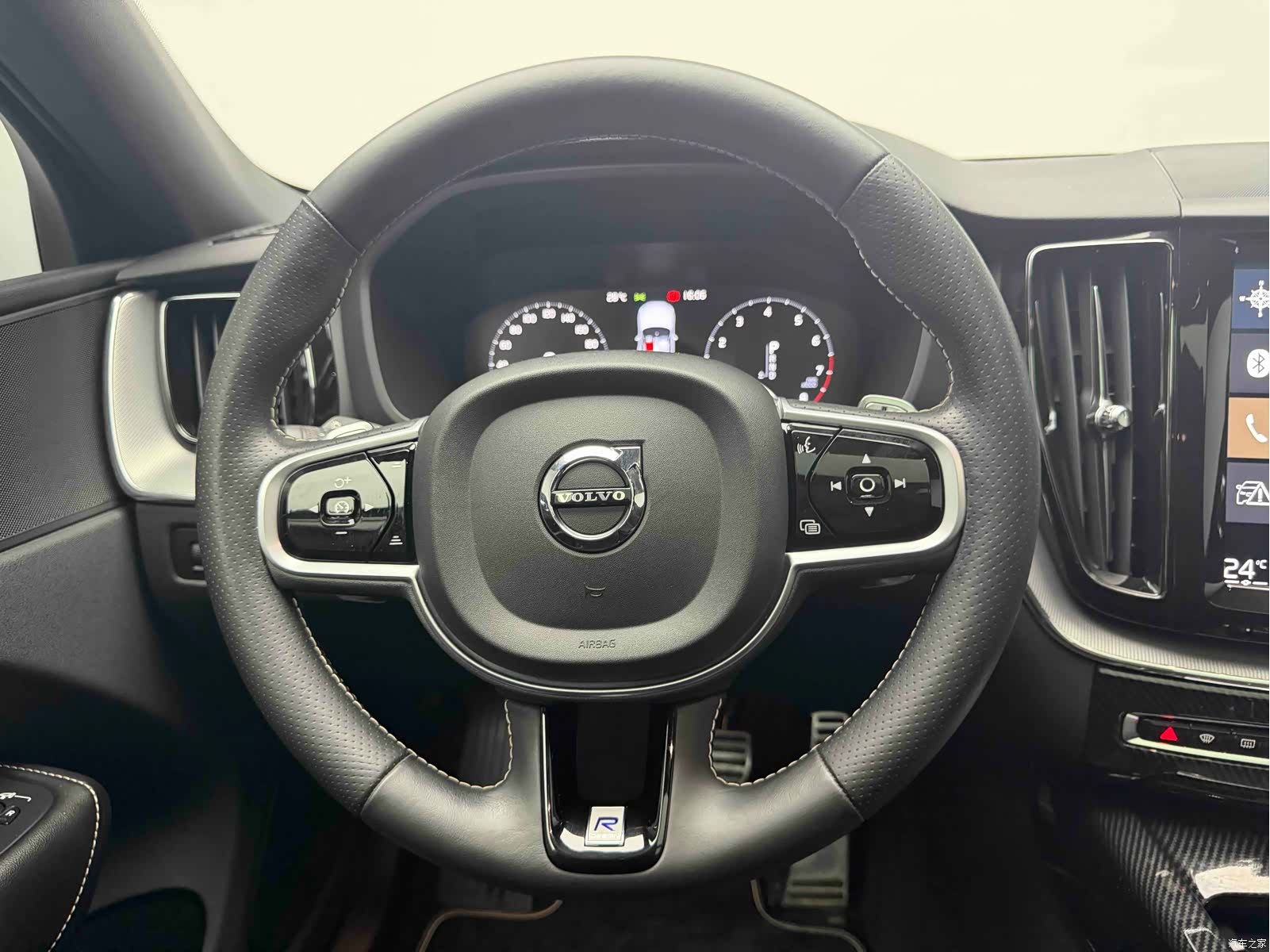 Volvo XC60, 2018 15