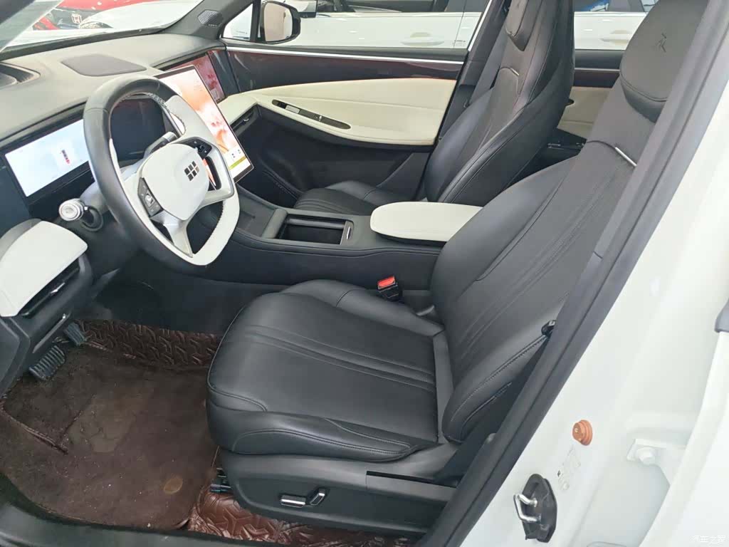 Geely Galaxy L7, 2023 10