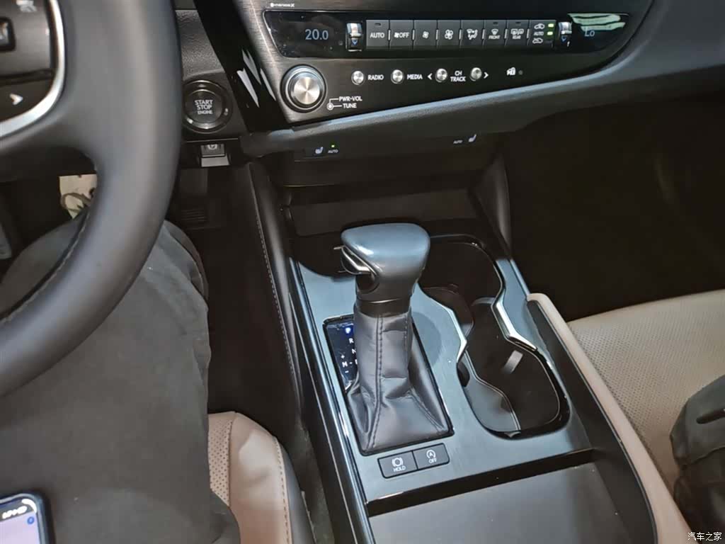 Lexus ES, 2024 14
