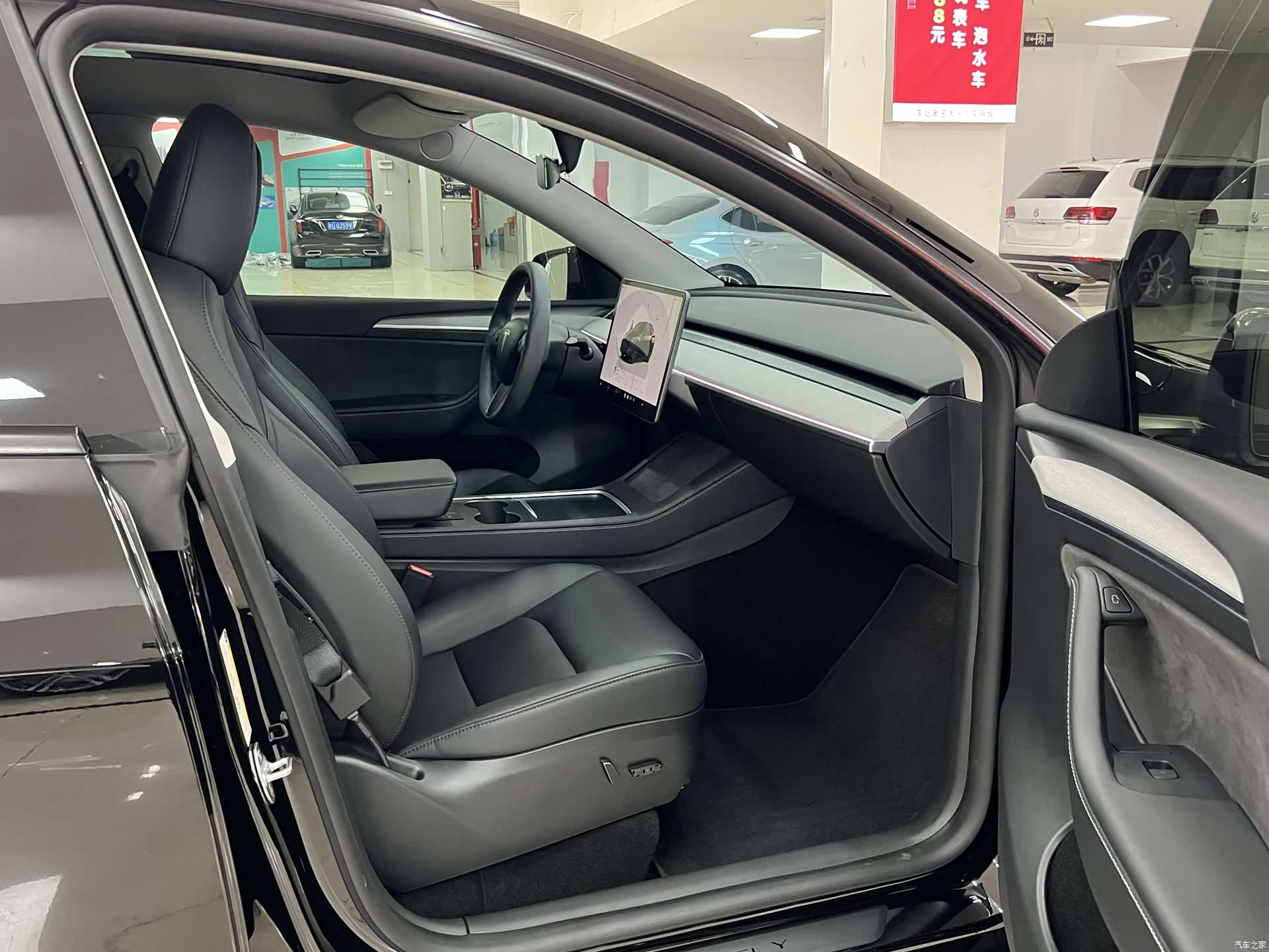Tesla Model Y, 2024 10