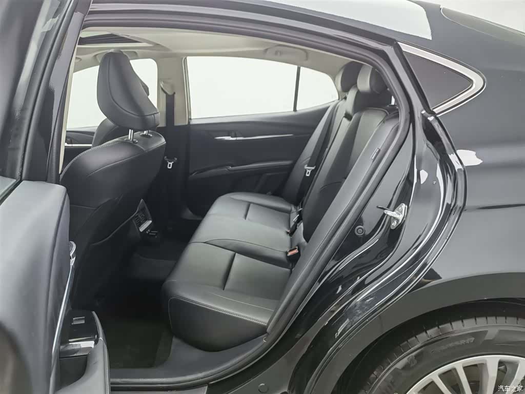 Toyota Camry, 2025 15