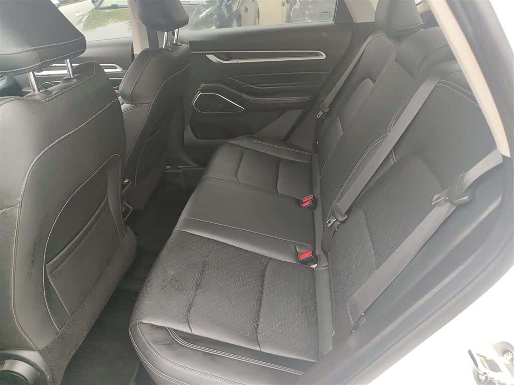 Geely Emgrand, 2023 13