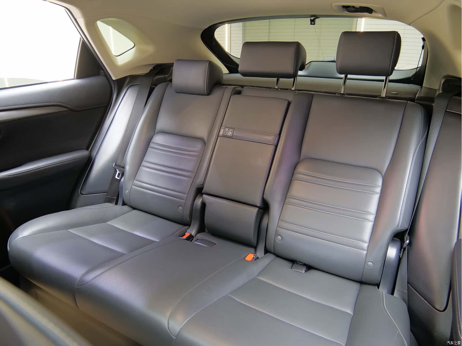 Lexus NX, 2016 10