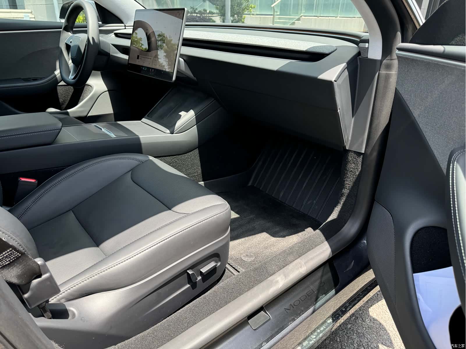 Tesla Model 3, 2024 13
