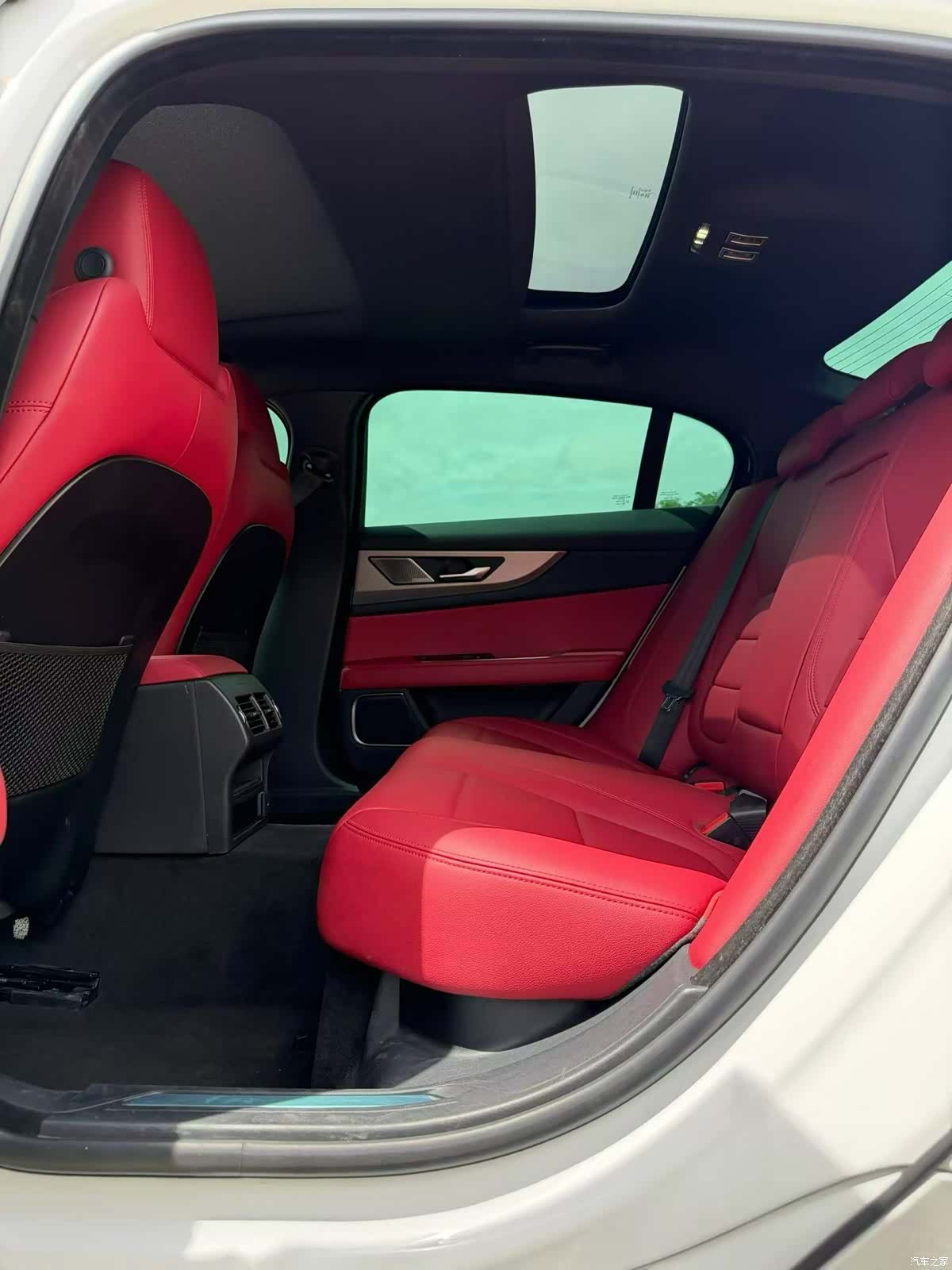 Land Rover XEL, 2024 6