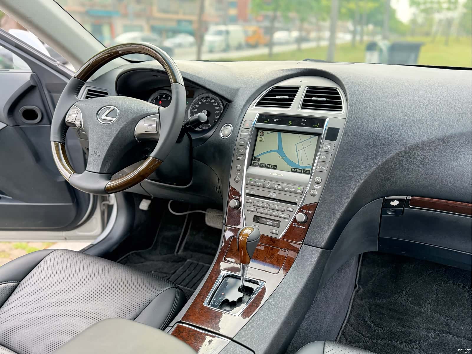 Lexus ES, 2010 7