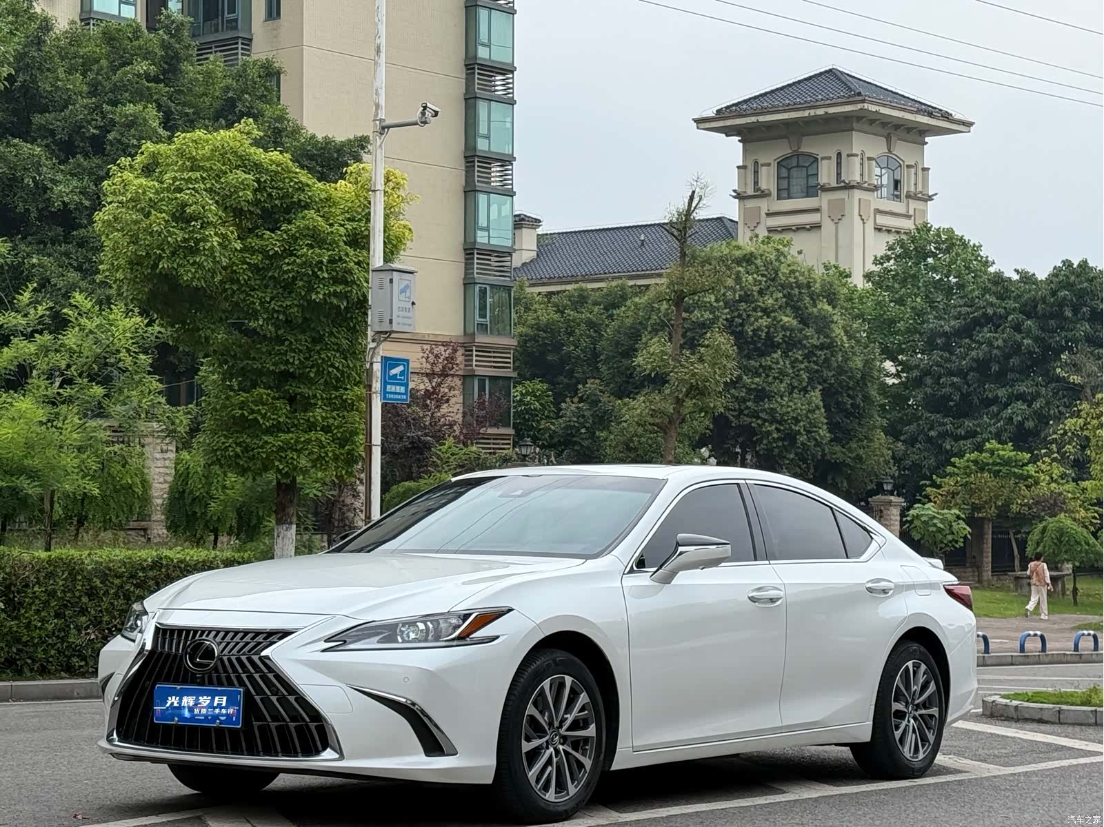 Lexus ES, 2024 1