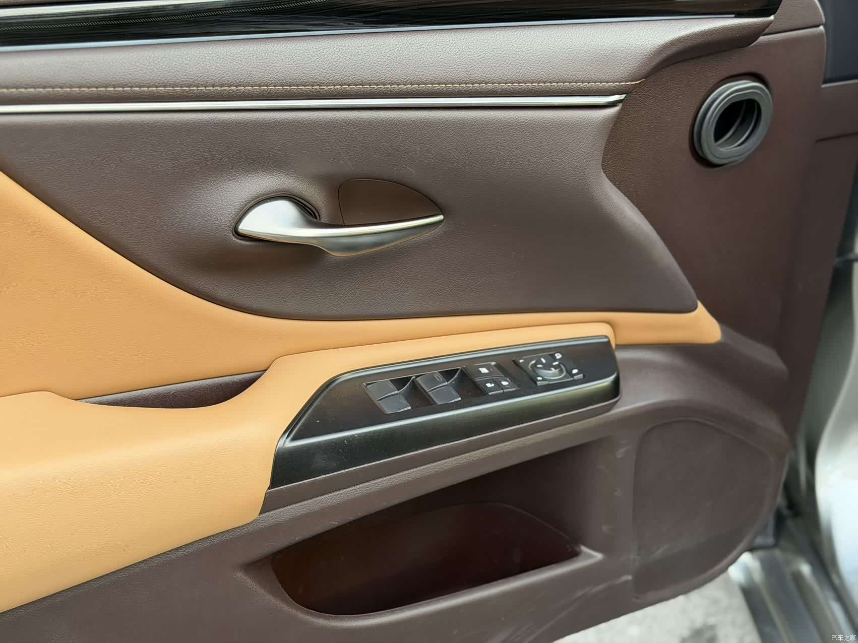 Lexus ES, 2020 13