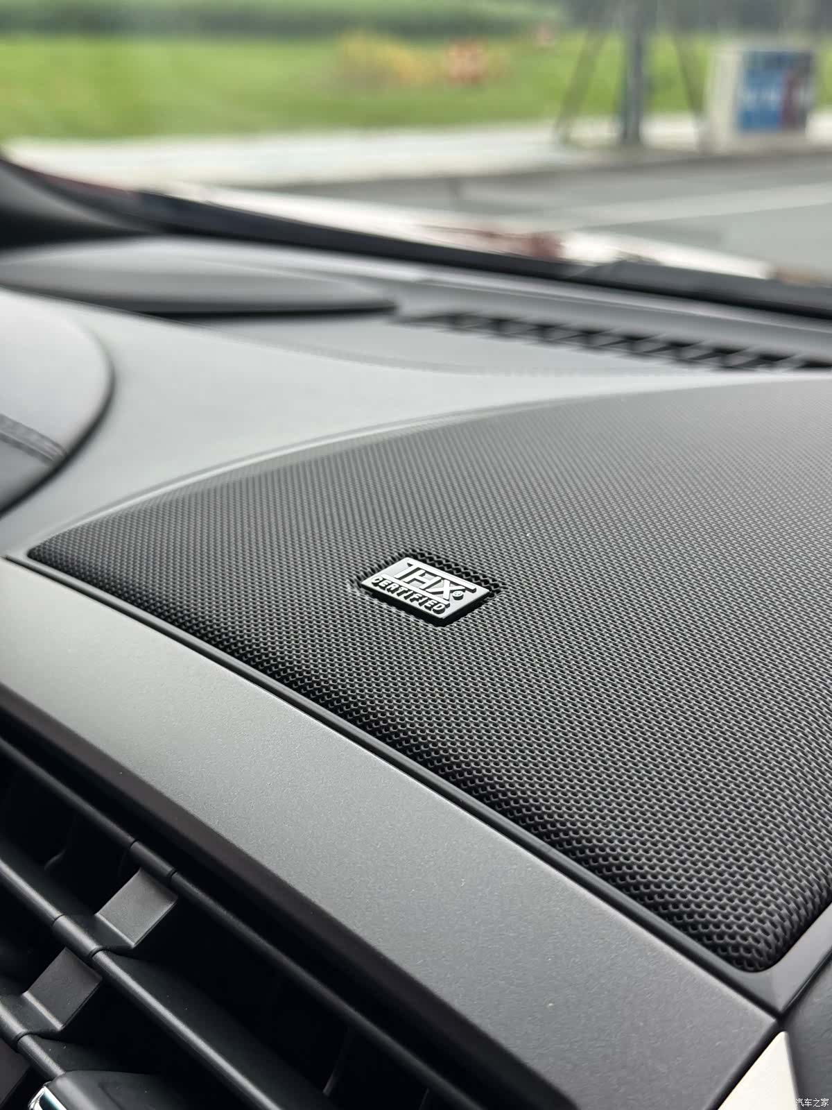 Lincoln MKC, 2015 14
