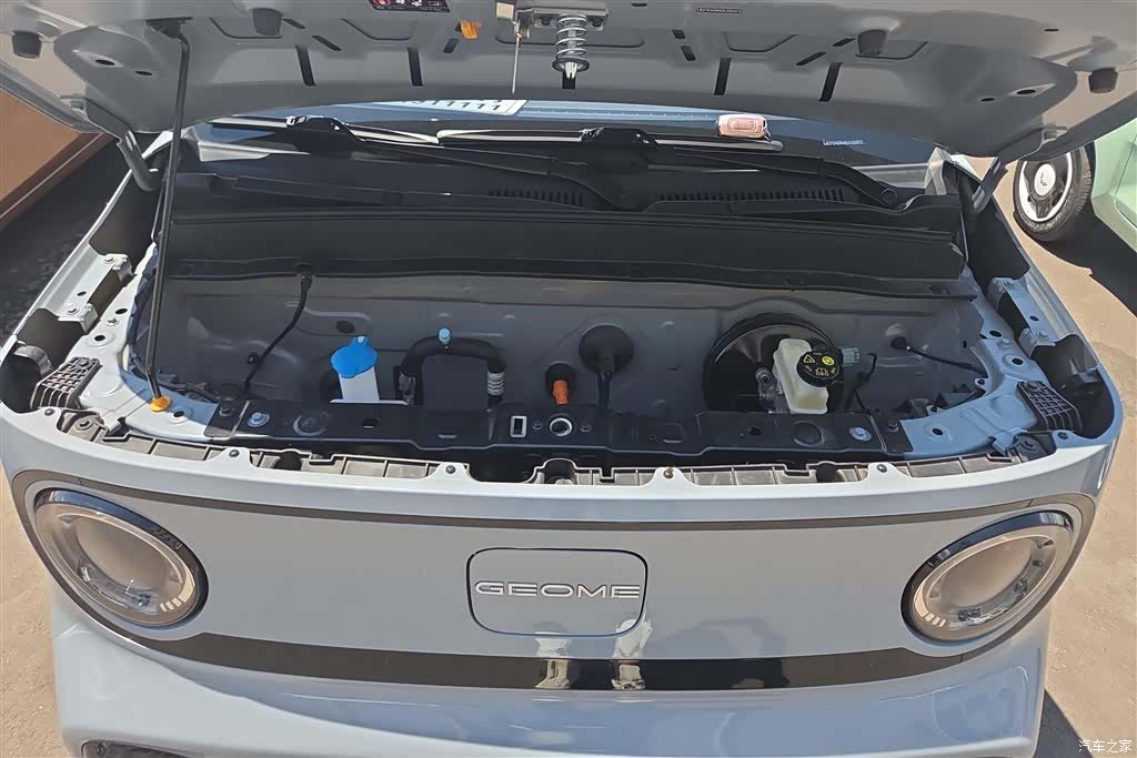 Geely Panda, 2025 10
