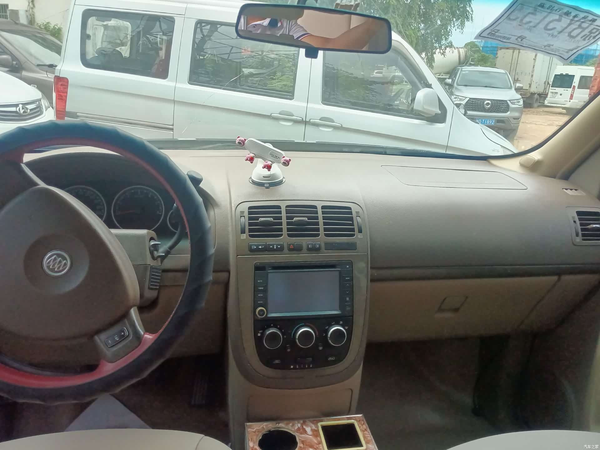 Buick GL8, 2012 4