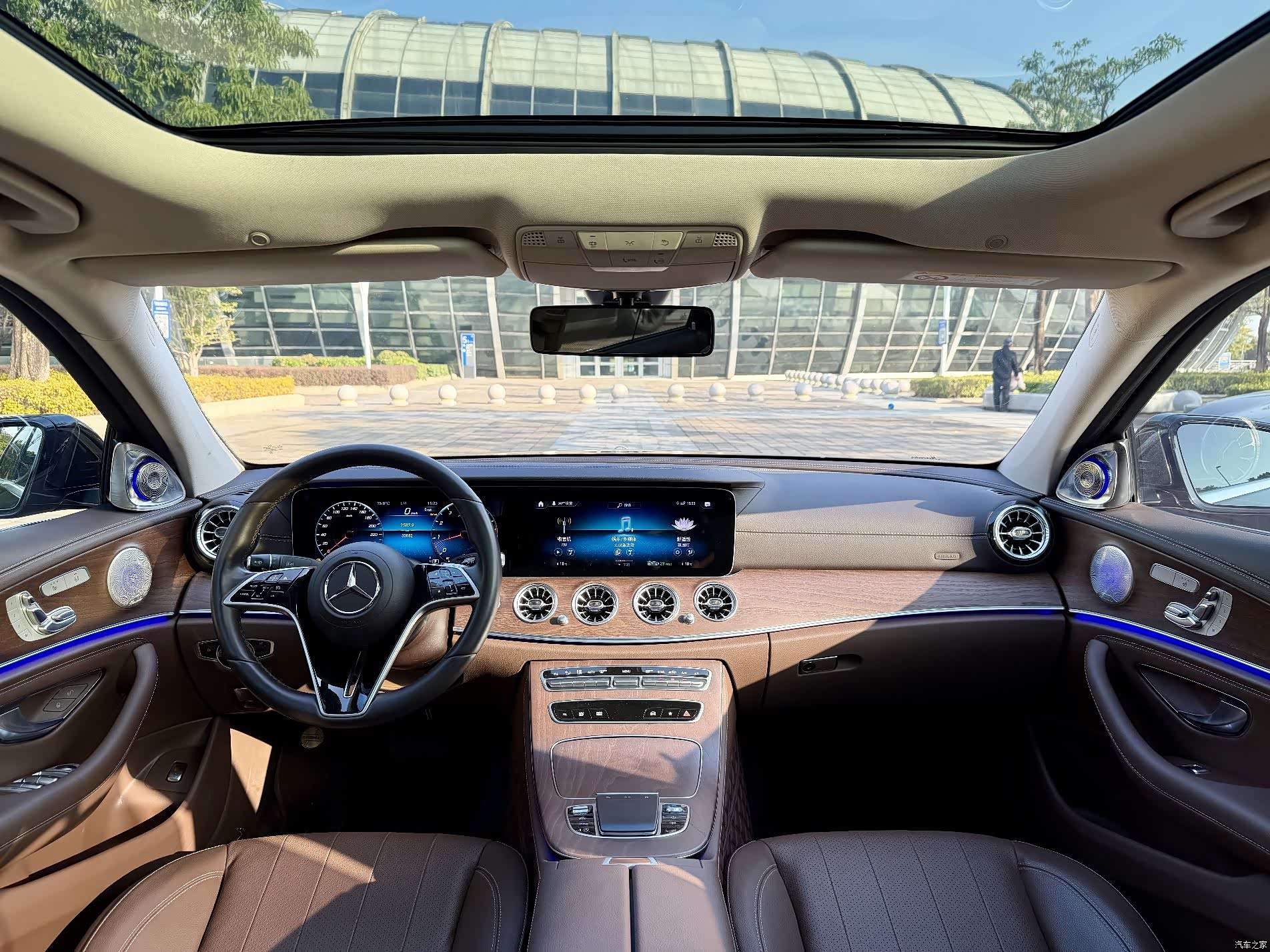 Mercedes-Benz E-Class, 2023 4