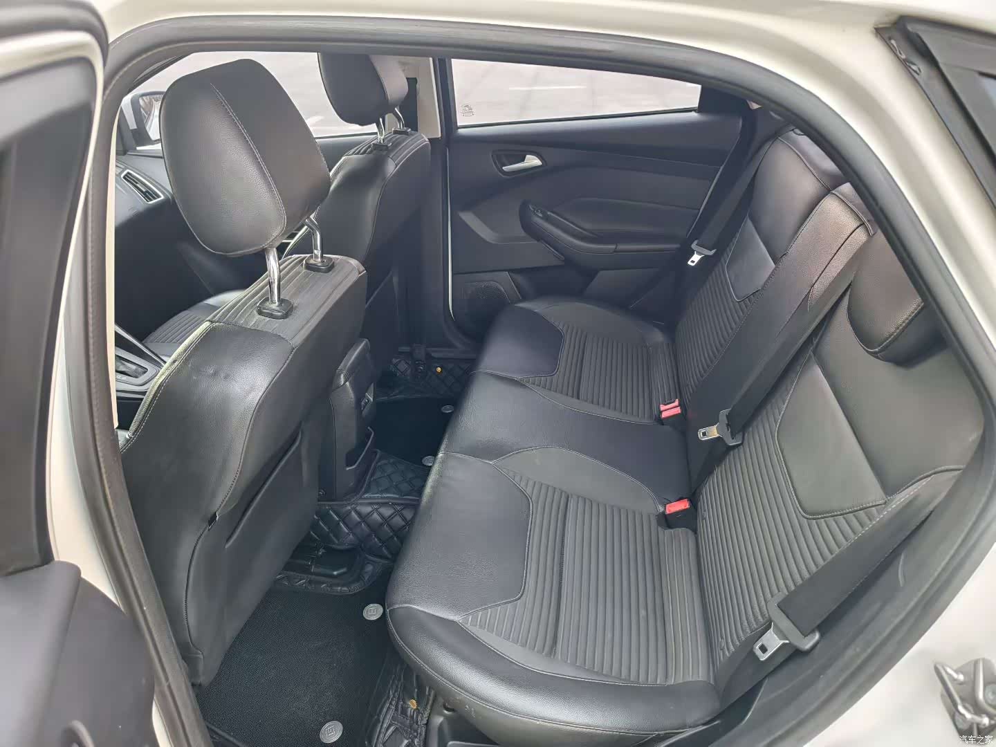 Ford Focus, 2018 7